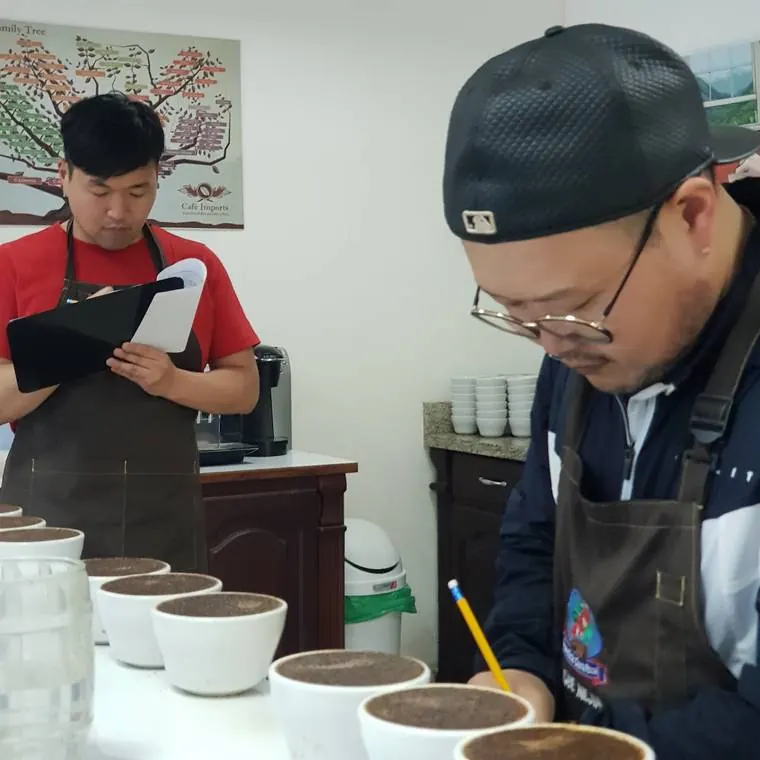 산지에서 진행한 커핑